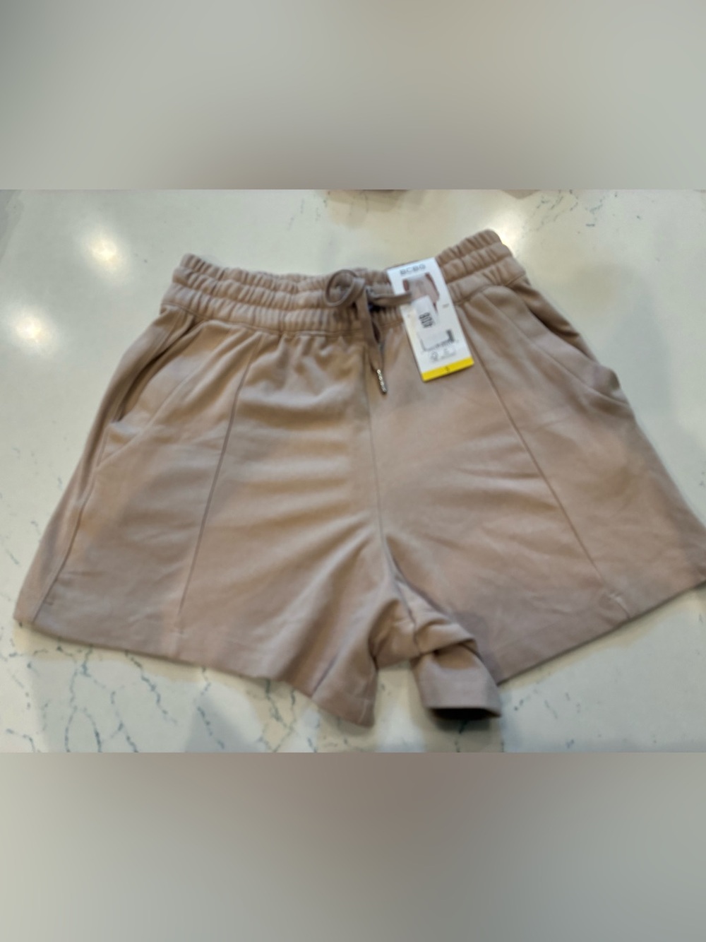 NWT Women’s BCBG Elastic Waist Drawstring Shorts in Taupe Small